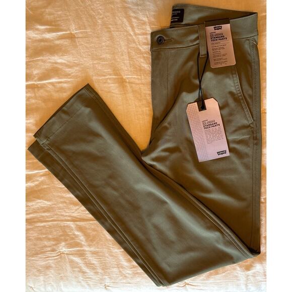 NWT Levi's Pants Mens 29x32 Chino Standard Taper XX Tech Olive Green Stretch - Picture 1 of 12